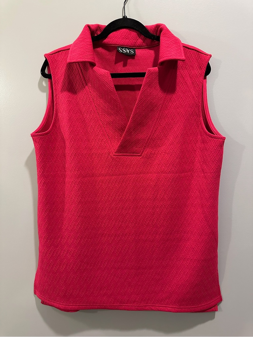 SSYS The Label Textured V-Neck Collared Sleeveless Top Size M Red Pink